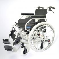 Кресло-коляска Titan LY-710-115LQ литые